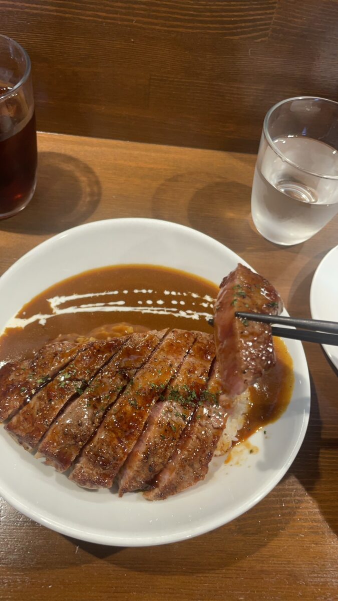 Cafe BAAL牛排飯