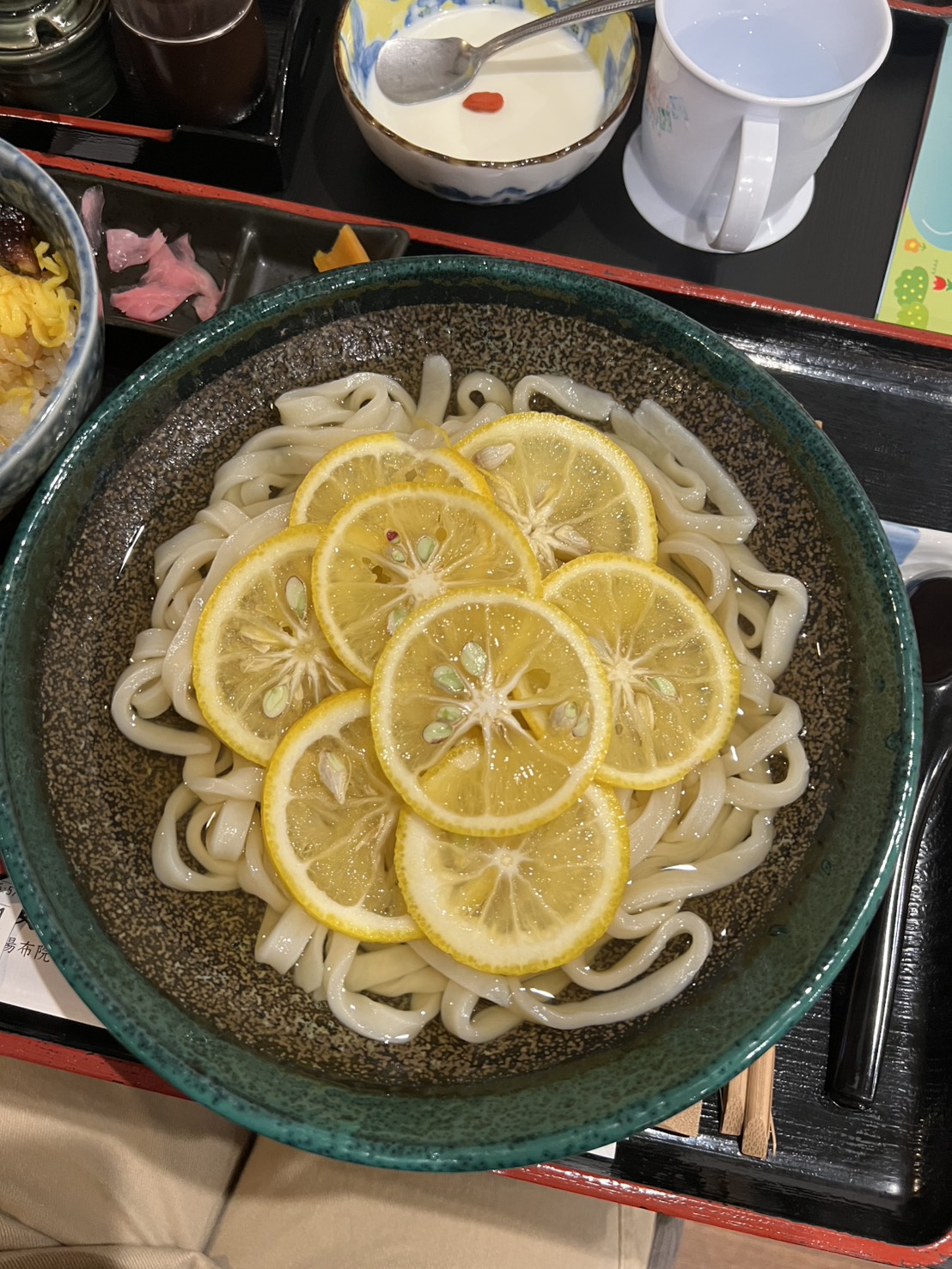 檸檬豬肉冷麵